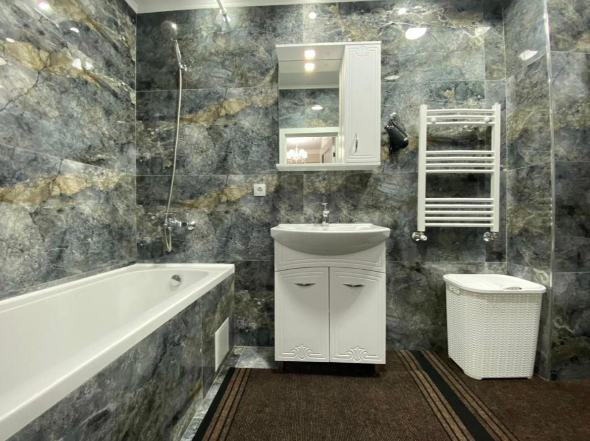 Luxury Oasis Flat Appartement Chişinǎu Buitenkant foto